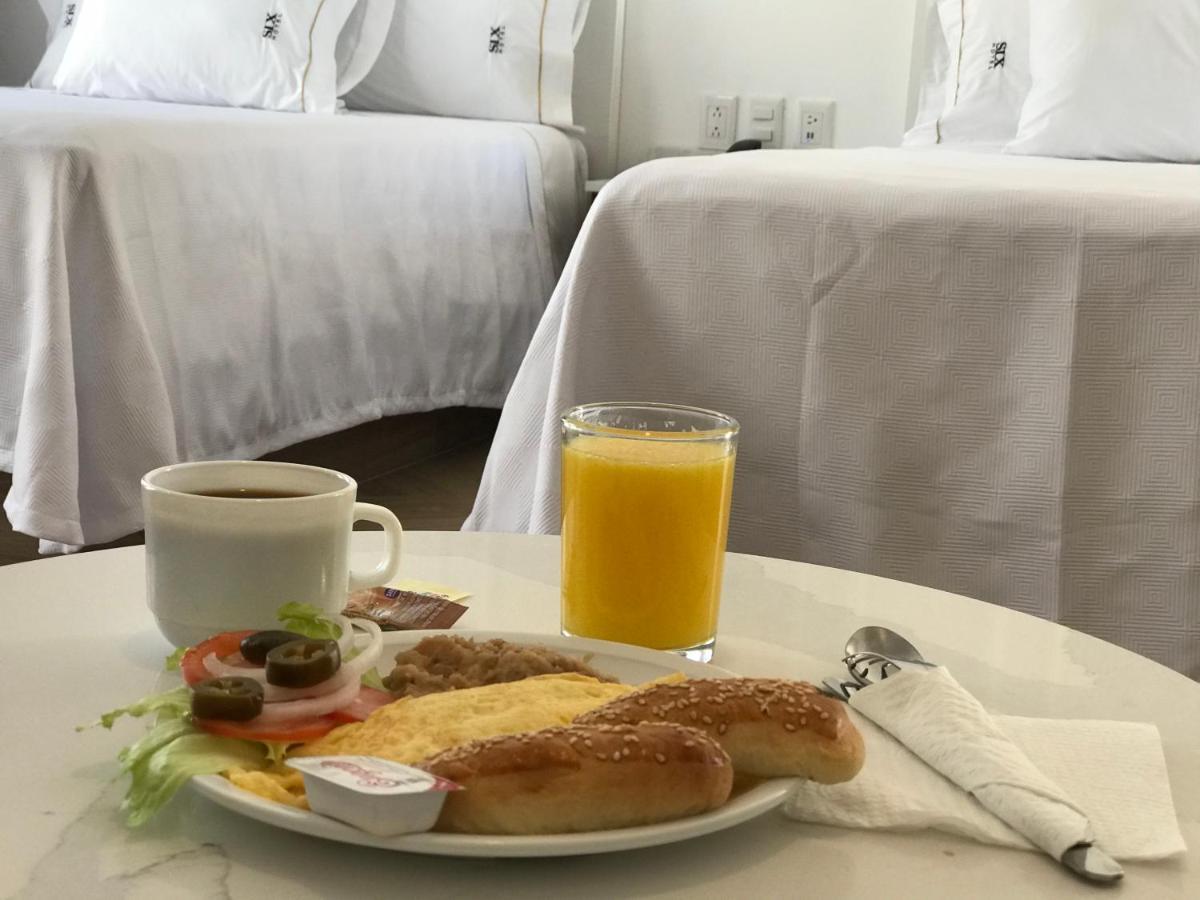 Six Hotel Guadalajara Degollado Zewnętrze zdjęcie